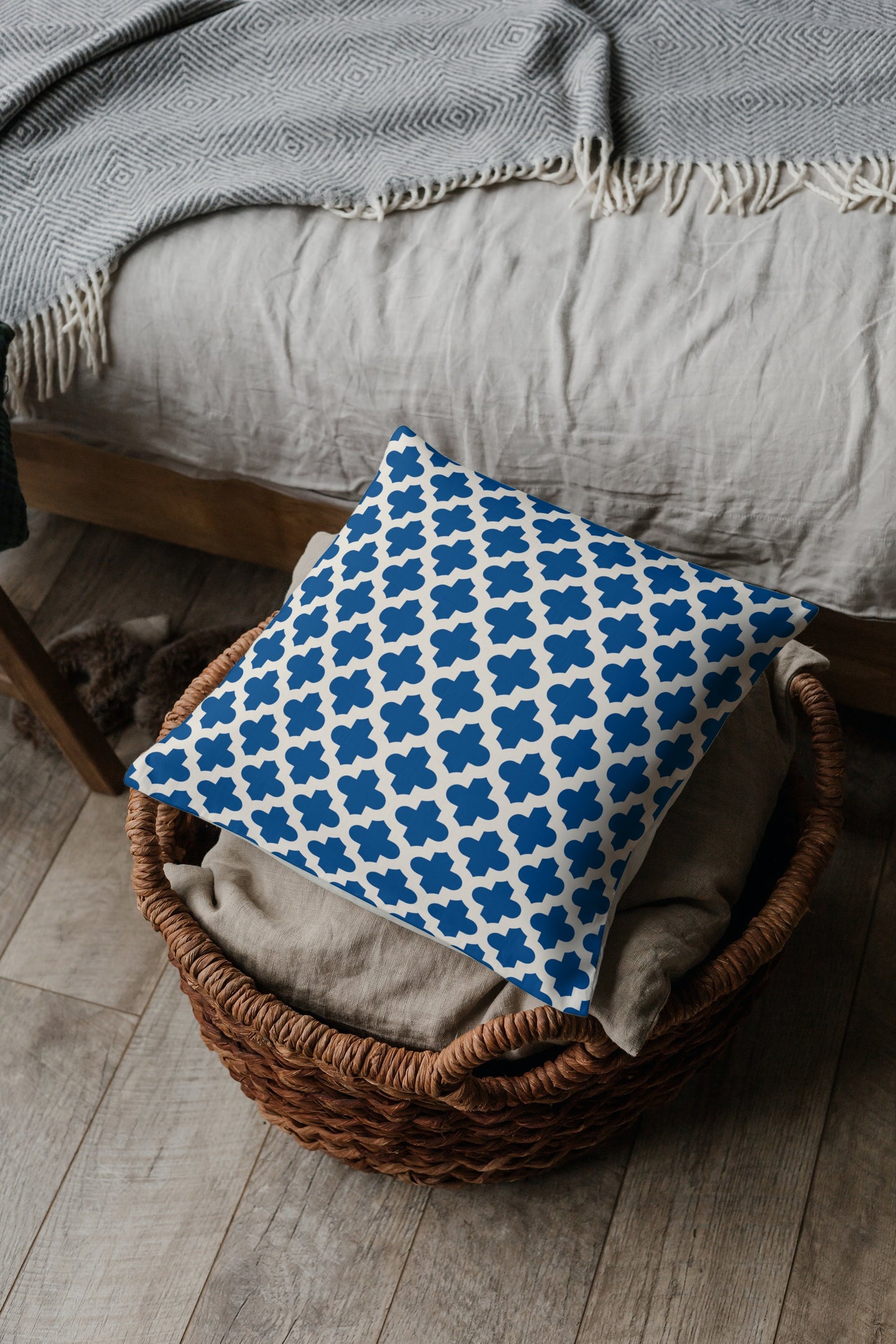 Arabesque Outdoor Pillows Blue & Cream